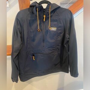 LL Bean Women's Mountain Classic Anorak, Size M